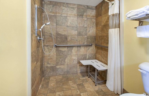 Grantville Hotel | Days Inn by Wyndham Grantville Hershey North