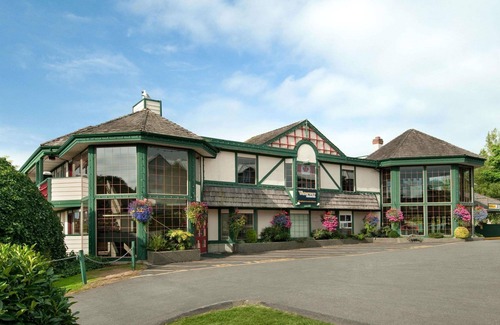 Gorge -Tillicum Area Hotel | Days Inn by Wyndham Victoria Uptown