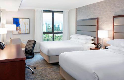 Burnaby Hotel | Delta Hotels by Marriott Burnaby Conference Centre