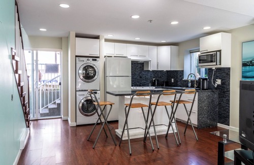 Renfrew-Collingwood House | Detached and Spacious Guest House in Central Vancouver!