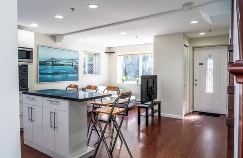 Renfrew-Collingwood House | Detached and Spacious Guest House in Central Vancouver!
