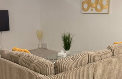 Niagara Falls House | DIamond Loft is a Cosy, nice homely room, will never forget. Clean and Brisky!