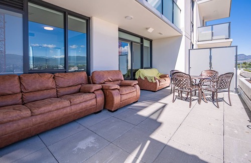 Downtown Kelowna Condo | Downtown Lake-view 1 bedroom Condo in Kelowna