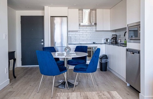 Downtown Kelowna Condo | Downtown Lake-view 1 bedroom Condo in Kelowna