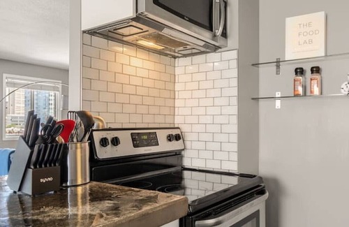Beltline Apartment | Downtown » Mins to 17 Ave » Free Parking » Netflix