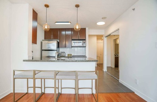 Crosstown Apartment | Downtown Unit with Spectacular Views