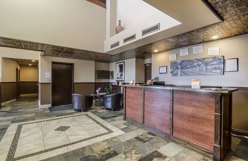 Lloydminster Hotel | Econo Lodge