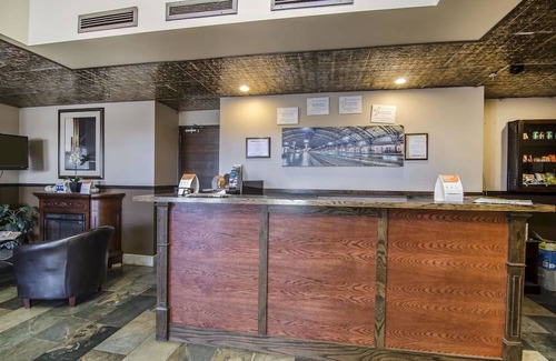 Lloydminster Hotel | Econo Lodge