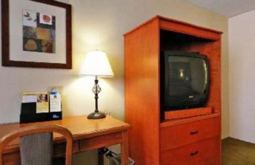Pemberton Heights Hotel | Econo Lodge Inn & Suites