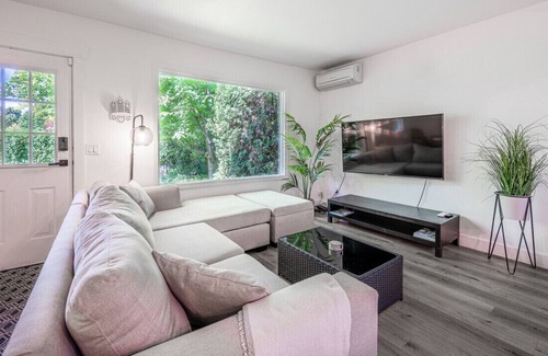 South Central House | Entire House with Hot Tub!