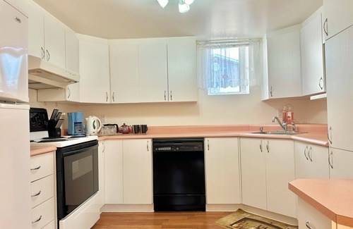 Chapel Hill South House | Entire Spacious Tranquil Unit w/FREE Parking