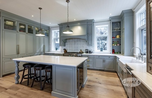 Dorset Cottage | Exceptional 7 bed 5 bath cottage on Lake of Bays with captivating sunset views