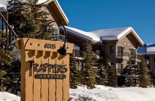 Sun Peaks House | Exceptional multi level 3 bedroom + den townhouse, close to Morrisey lift