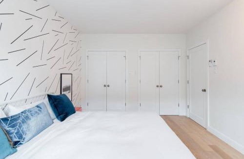 Little Italy Apartment | Explore Montreal from Sleek Contemporary Apartment by Den Stays
