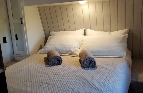 Cap-Pele House | Fabulous new 2 bedroom camper with ocean view. 5 min from Aboiteau Beach!