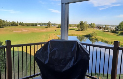 Torrington House | Fairway to Heaven at Pine Lake