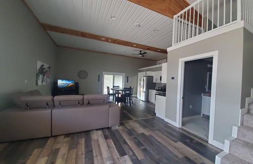 Town of Essex House | FAMILY- 2 Bedroom with upper loft with Waterfall, Horse ranch