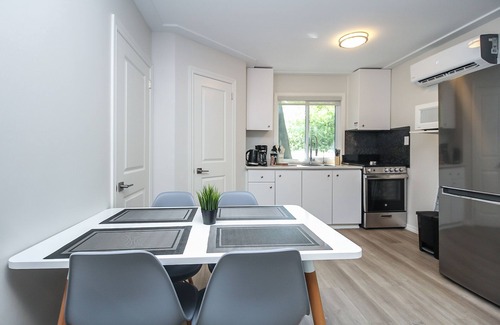 Wasaga Beach Cottage | Family friendly cottage 2 min from the beach
