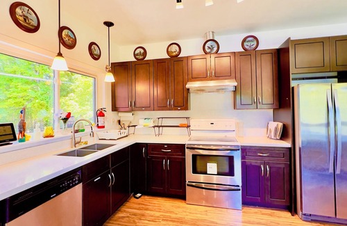 Lake of Bays Cottage | Family-friendly Muskoka cottage with private beach near Algonquin Park