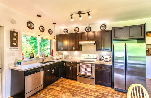 Lake of Bays Cottage | Family-friendly Muskoka cottage with private beach near Algonquin Park