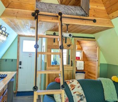 Brew Bay House | Farmhouse cabin on 33 acre farm
