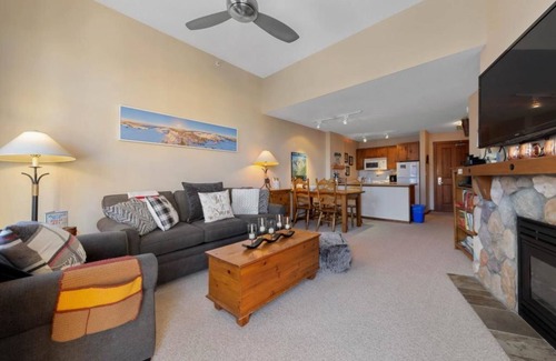 Sun Peaks Condo | Fireside Lodge 421: Stylish, 1BDRM, Centrally Located Condo w/Shared Hot Tub