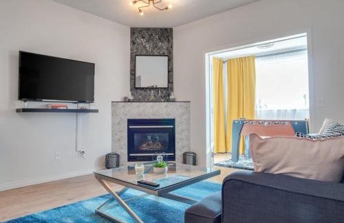 Beltline Apartment | Fun and Colourful Condo w Foosball Parking Coffee