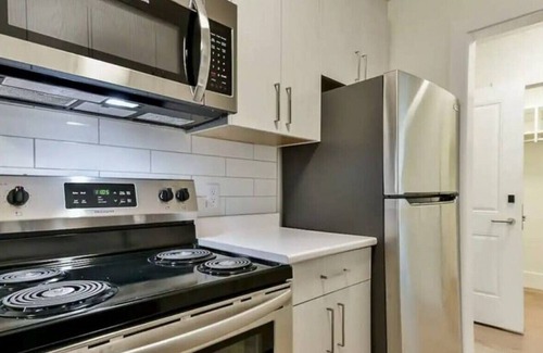 Surrey Apartment | Gateway Furnished Apartments Suite Twelve