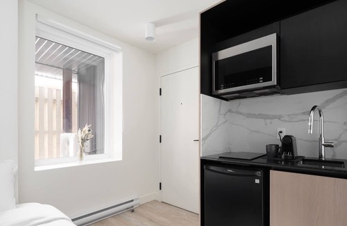 Gay Village Apartment | Getaway in the heart of Montreal!