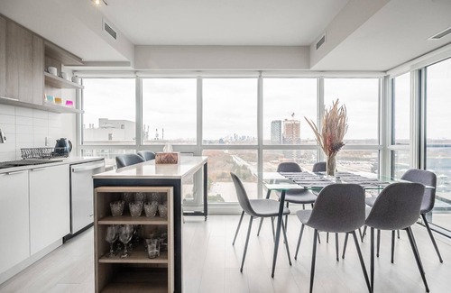 Flemingdon Park Condo | GLOBALSTAY Panoramic view Condo 2 BR, 2 BA. FREE Parking