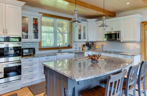 Gravenhurst House | Golden Dream on Lake Muskoka