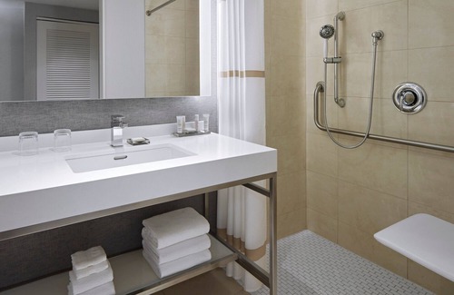 Downtown Halifax Hotel | Halifax Marriott Harbourfront Hotel