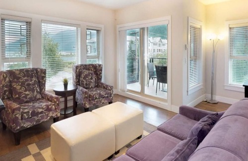 Harrison Hot Springs Apartment | Harrison Lake View Suites - Two Bedroom Lake View Suite 2