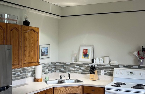 Okanagan-Similkameen Apartment | Heart of Wine Country with a View in the Okanagan