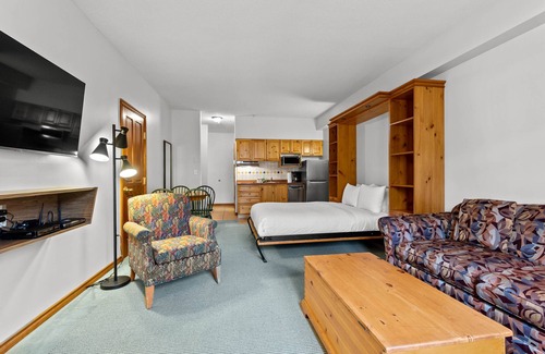 Sun Peaks Hotel | Hearthstone Lodge #424