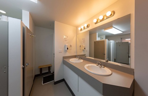 Whyte ave Hostel | HI Edmonton - Hostel