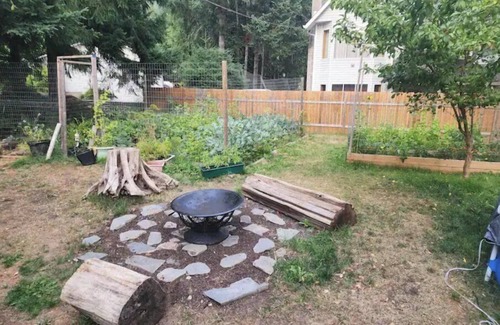 Lake Cowichan House | Hideaway Haven by the Lake