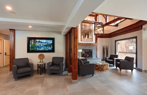 Banff Hotel | High Country Inn