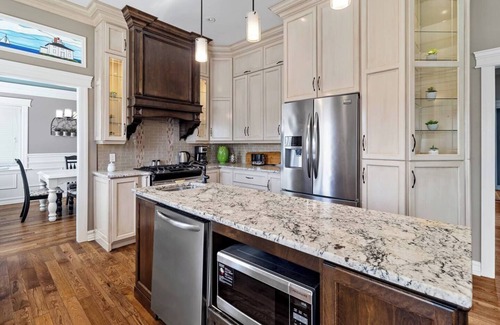 Terra Nova House | High-end Home with Great Features in Southlands