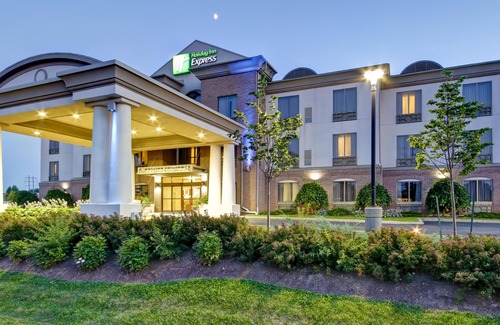 Guelph Hotel | Holiday Inn Express and Suites Guelph, an Ihg Hotel