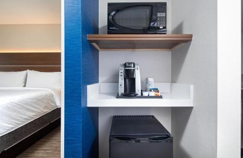 Enfield Hotel | Holiday Inn Express & Suites Halifax Airport by IHG