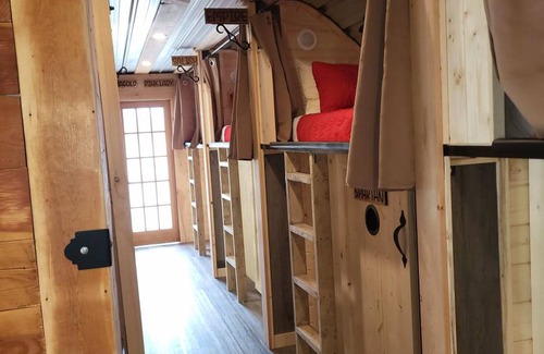 East Kootenay Hostel | Hostel ∙ 8 guests