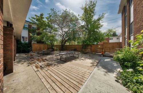 Whyte ave Hostel | Hostel ∙ 8 guests