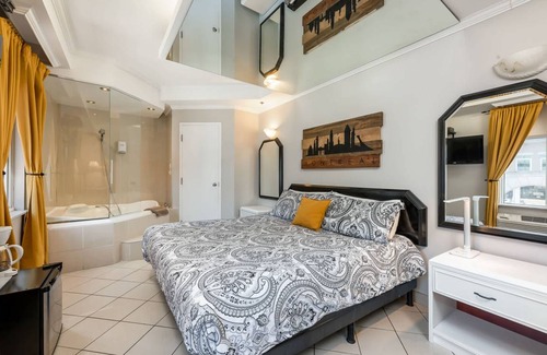 Gay Village Hostel | Hostel ∙ 8 guests