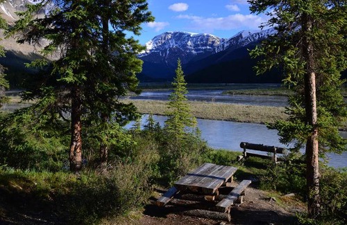 Canadian Rockies Hostel | Hostel ∙ 8 guests