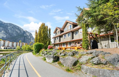 Squamish Hostel | Hostel ∙ 8 guests