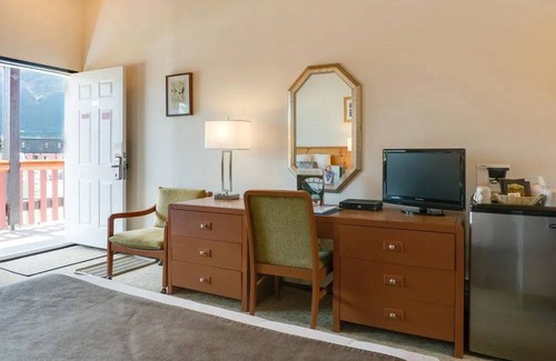 Canmore Hotel | Hotel ∙ 1 bedroom ∙ 4 guests