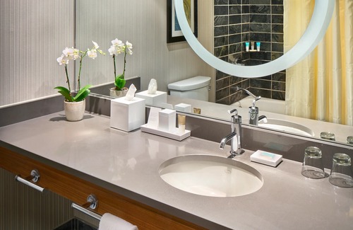 Coal Harbour Hotel | Hyatt Regency Vancouver