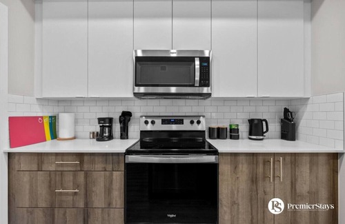 Inglewood House | Inglewood Luxury King Bed Parking Netflix#15