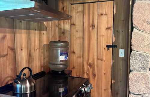 Innisfil Cabin | John Wayne Cedar Oasis